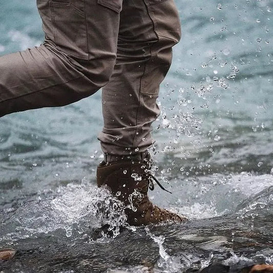 Botas militares impermeables: protege tus pies en lluvia, barro y jornadas exigentes